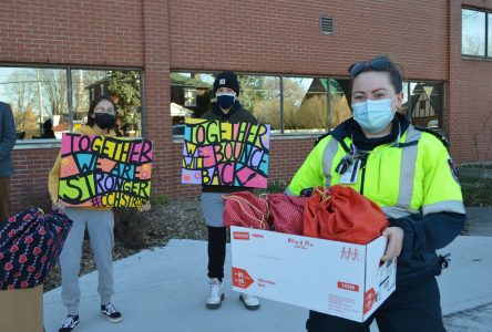 CCVS students show support to paramedics