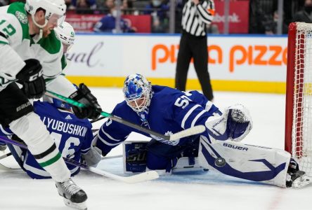 Erik Kallgren makes 35 saves, blanks Stars in first NHL start in Leafs’ 4-0 victory