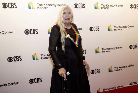 Chaka Khan, Beck and more to perform at MusiCares Joni Mitchell honours