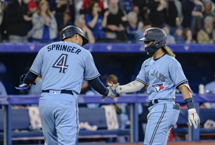 Espinal’s RBI single backs stellar Gausman outing as Blue Jays top Astros 3-2