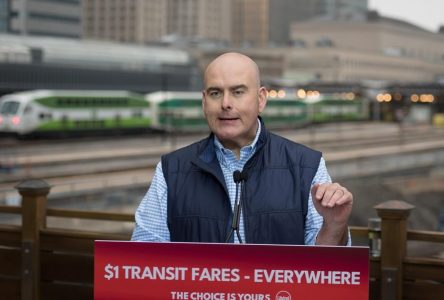 Ontario Liberals promise $1 transit fares across the province; would cost $1.1B