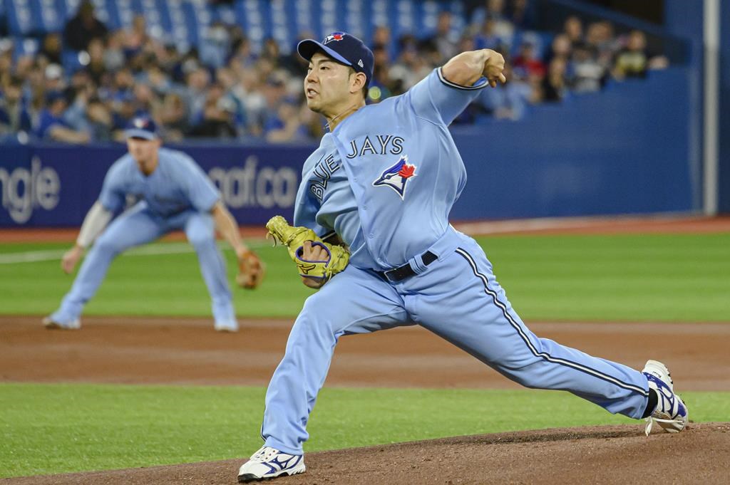 Blue Jays edge Yankees 2-1 to end New York’s 11-game win streak