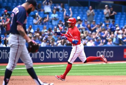 Gausman and defence struggle early as Blue Jays fall 8-6 to Twins