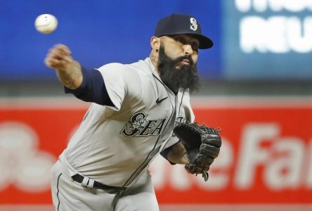 Blue Jays add three-time World Series champion Sergio Romo to bullpen