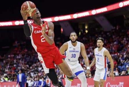 Canada’s Gilgeous-Alexander pours in 32 points in win over Dominican Republic