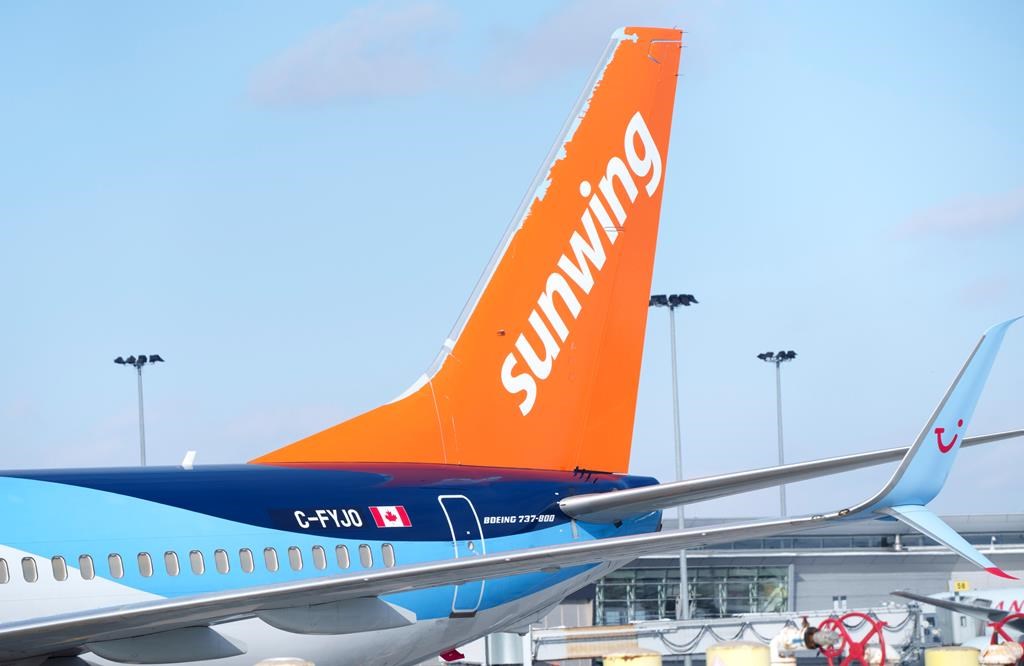 Sunwing pilots say airline bargained in bad faith, file complaint with labour board