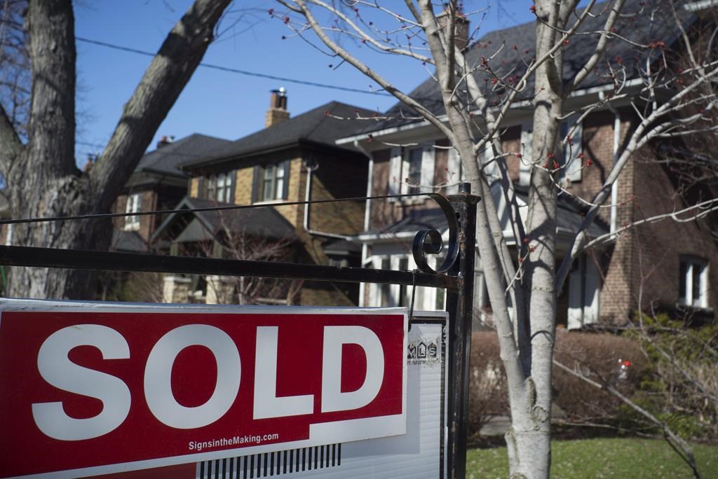 Real estate brokerage Royal LePage cuts home price forecast for 2022