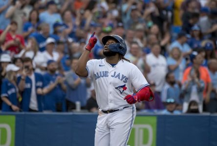 Hernandez hits two homers to power Blue Jays to 8-2 victory over Phillies