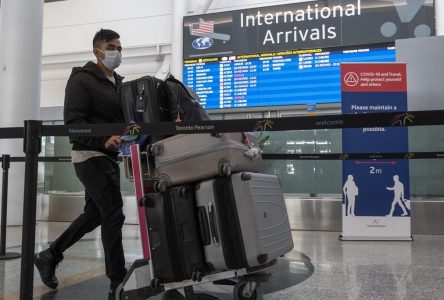 Random COVID-19 testing resumes at four major airports; tests to be done off-site