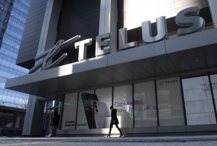 Telus seeks to add charge credit card surcharge as restrictions set to lift