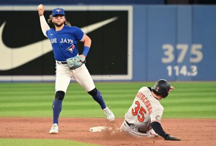 Sloppy Blue Jays beaten up by surging Orioles 7-3