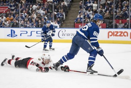 Maple Leafs, Senators split doubleheader to open NHL pre-season