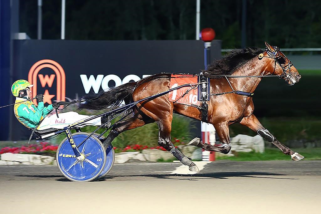 Favourite Oh Well captures third running of Mohawk Million