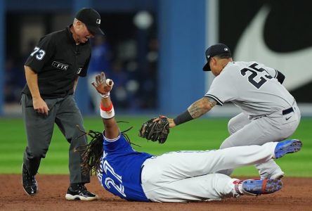 Yankees beat Blue Jays 5-2, clinch AL East title