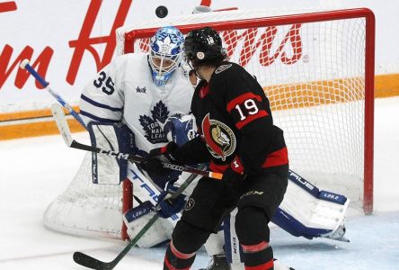 Robertson scores twice to lead Maple Leafs to 6-3 victory over Senators