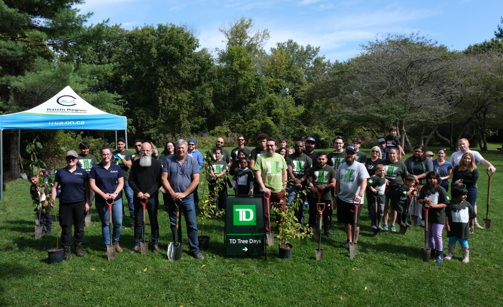 TD Bank Group and RRCA Work Together to Plant Trees at Gray’s Creek Conservation Area