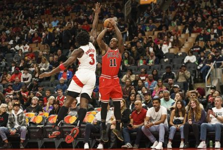 DeRozan leads Bulls in 115-98 pre-season win over Raptors