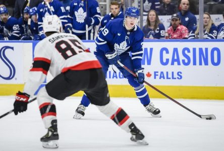 Toronto Maple Leafs sign prospect Fraser Minten to entry-level contract