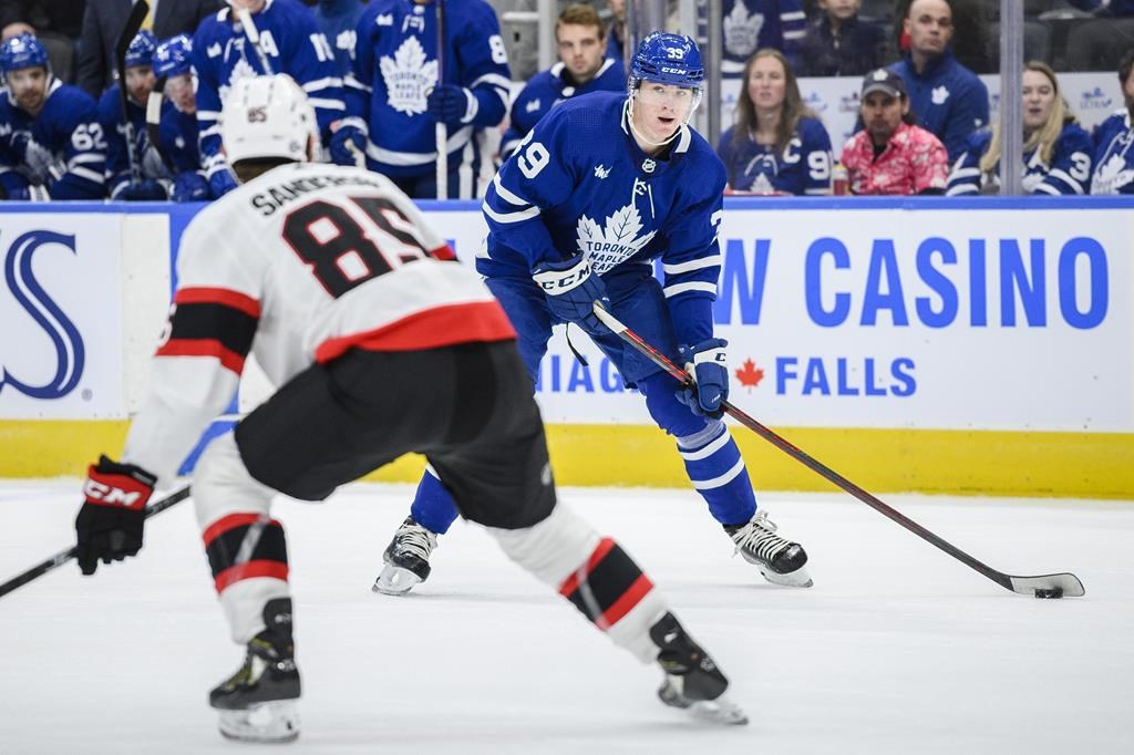 Toronto Maple Leafs sign prospect Fraser Minten to entry-level contract