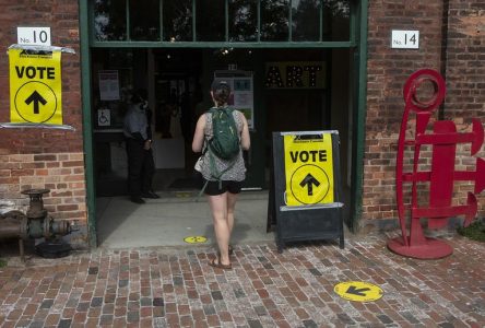 Non-competitive local Ontario races contribute to low voter turnout: experts