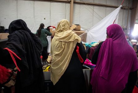 Advocates urge Ottawa to remove quota on Afghan refugee sponsorship program