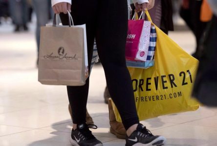 Retailers turning to fees, shorter windows to reduce soaring returns