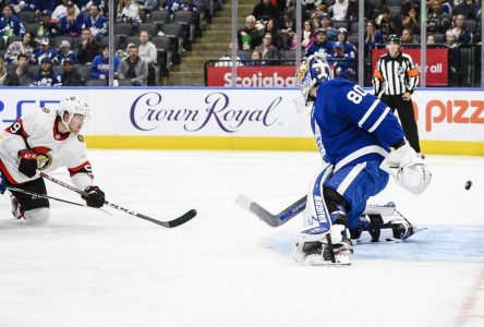 Toronto Maple Leafs sign goaltender Keith Petruzzelli to two-year contract