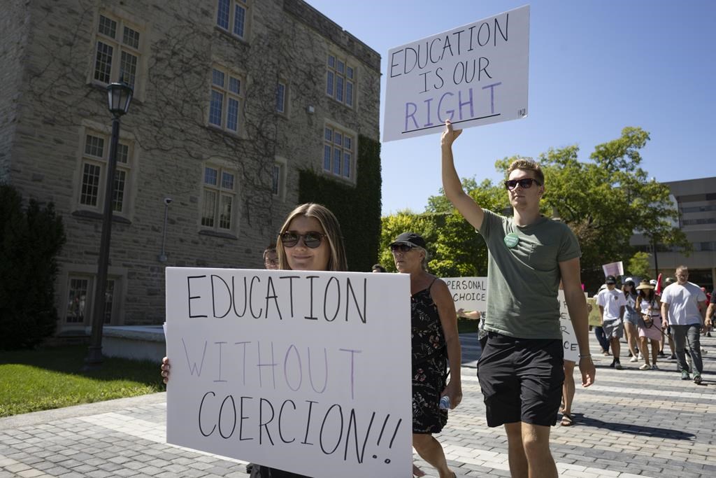 University of Waterloo brings back masking requirement in classrooms