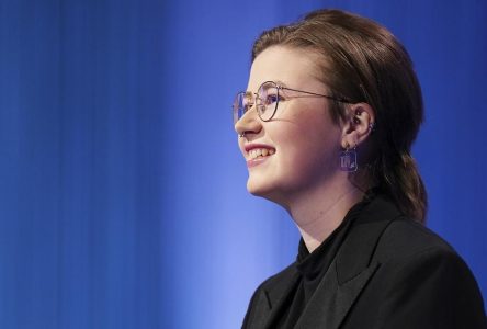 Mattea Roach holds on to her quiz show crown, beats fellow super-champions