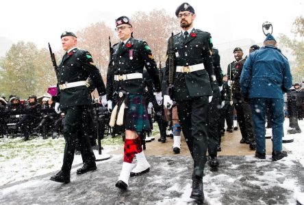 Ontarians gather to mark Remembrance Day with ceremonies across the province