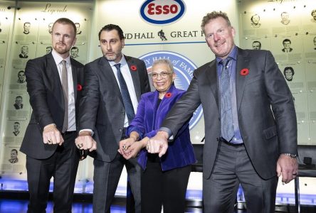 Sedin twins, Luongo, Alfredsson lead Hockey Hall of Fame’s class of 2022