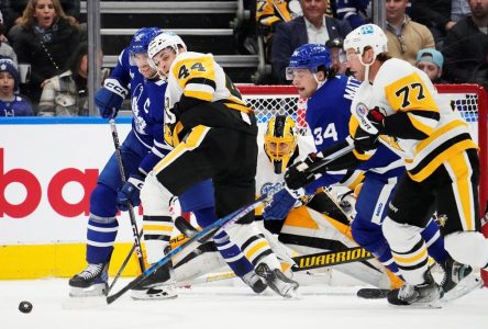 ‘Beast mode’ Malkin helps Penguins down Maple Leafs 4-2 in Hall of Fame game