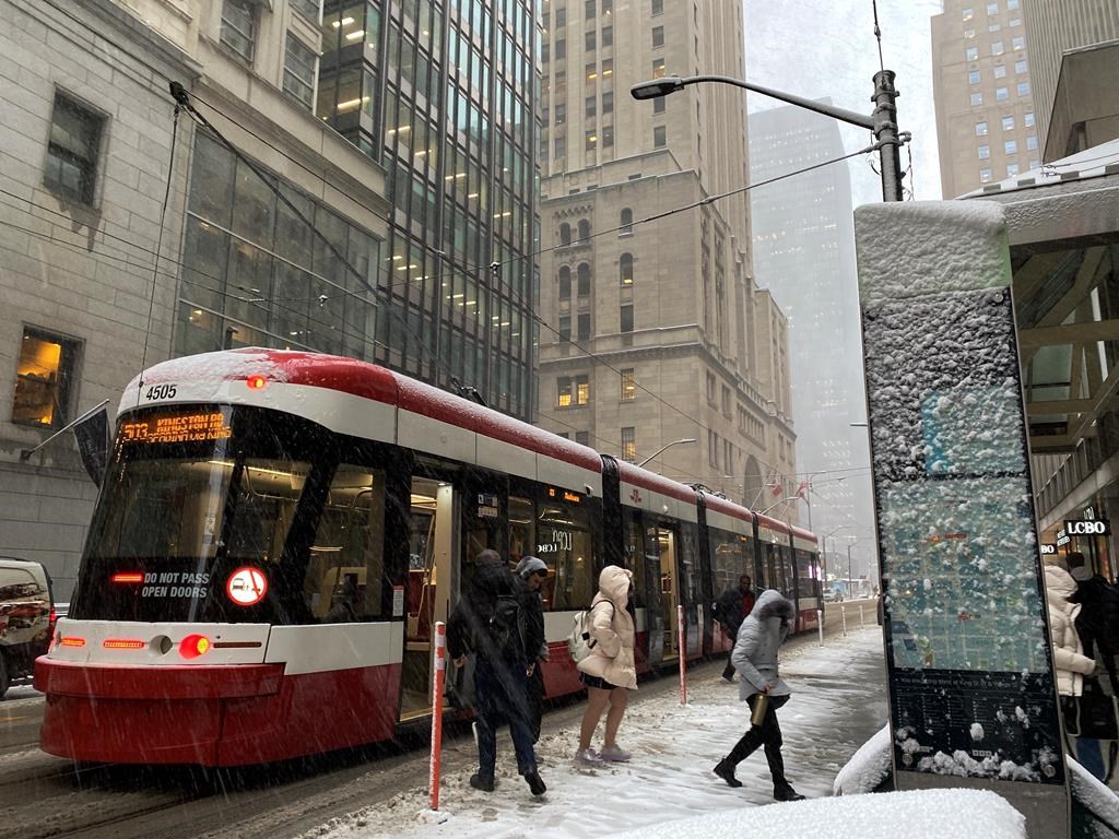 First snow of the season for much of southern Ontario prompts weather advisory