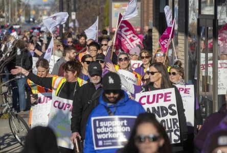 Ontario parents worried about another disruption to learning as possible strike looms