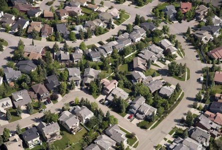 Canadian home prices expected to fall 3.3% in 2023: Re/Max report