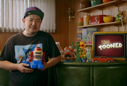 Voice actor Eric Bauza casts a critical lens on beloved cartoons in ‘Stay Tooned’