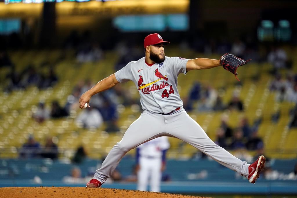 Blue Jays claim righty Junior Fernández off waivers from Yankees