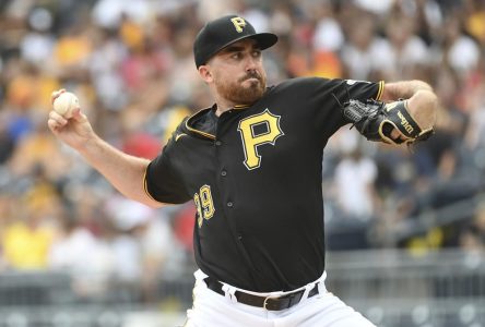 Blue Jays acquire pitcher Zach Thompson from Pirates for minor leaguer Chavez Young