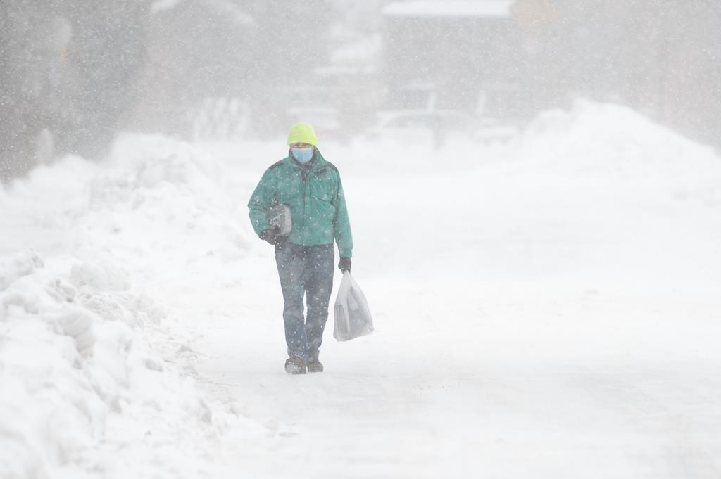 Eastern Ontario braces for winter storm, heavy rains forecasted to the west