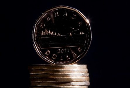 Loonie hits four-month low as Bank of Canada holds key interest rate