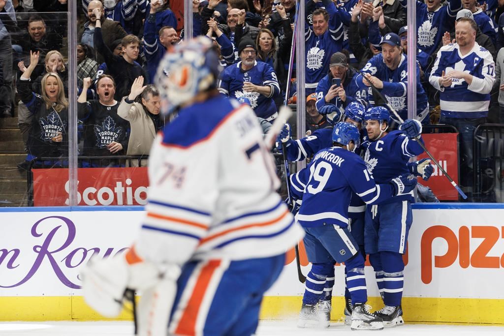 Maple Leafs score four times in the second period, down McDavid’s Oilers 7-4