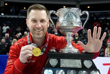 Brad Gushue defeats Matt Dunstone 7-5 to repeat as Tim Hortons Brier champ