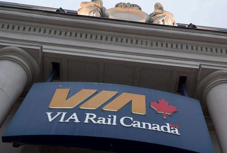 Via Rail apologizes, investigating after Muslim man told no praying at Ottawa station