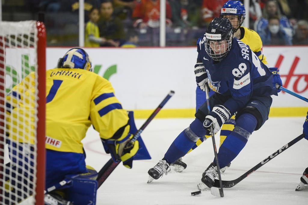 Finns beat Swedes 4-2, U.S. downs Czechs 6-2, Germany blanks France in world hockey