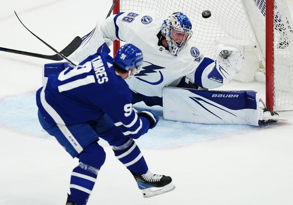 Tavares scores hat trick, Leafs thump Lightning 7-2 in emphatic Game 2 response