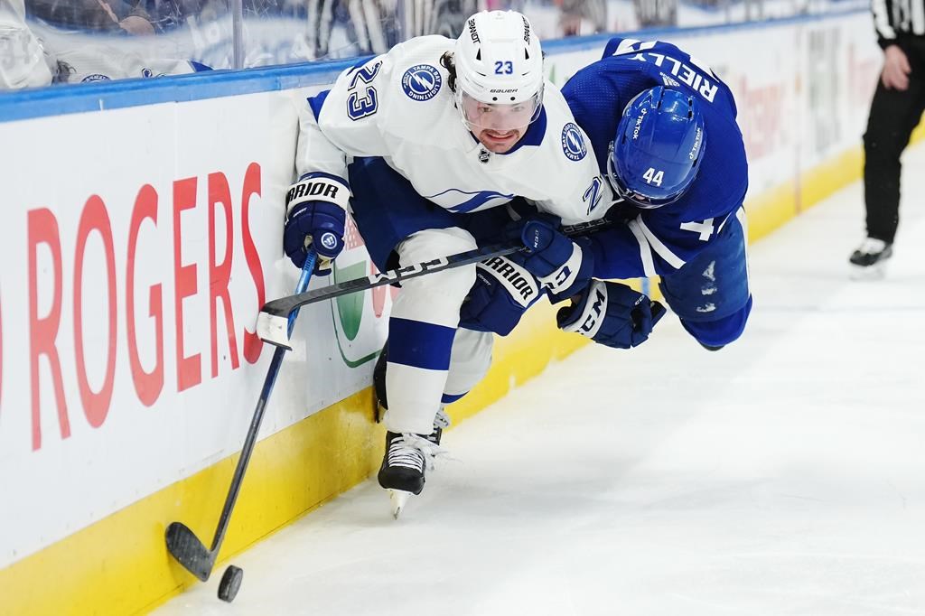 Lightning down Maple Leafs 4-2 to force Game 6 on Saturday in Tampa