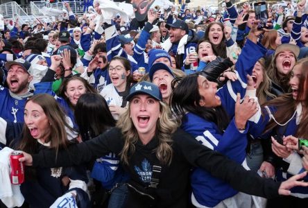 Packed bars, busy downtown streets expected in Toronto as Maple Leafs take on Florida