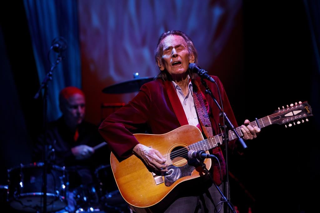 Legendary folk singer-songwriter Gordon Lightfoot dies at 84