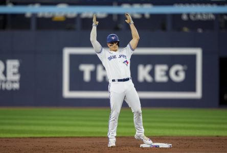 Blue Jays’ Chapman named AL player of the month after batting .384 in April