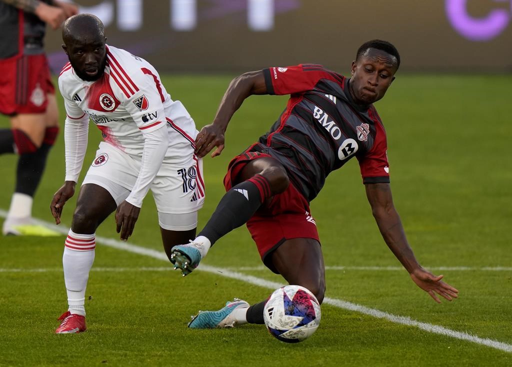 New England extends unbeaten run to eight games with 2-0 victory over Toronto FC